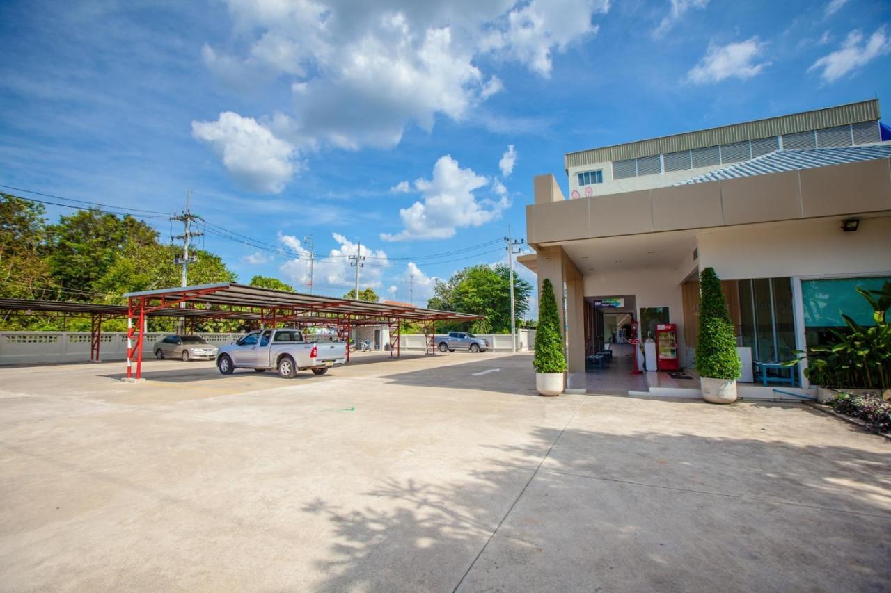 iRabbit Hotel Prachinburi Esterno foto
